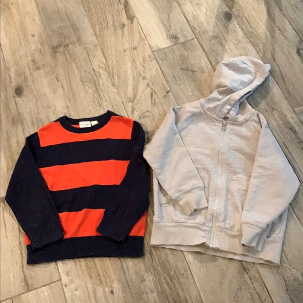 Bundle of 2 size 4 tops